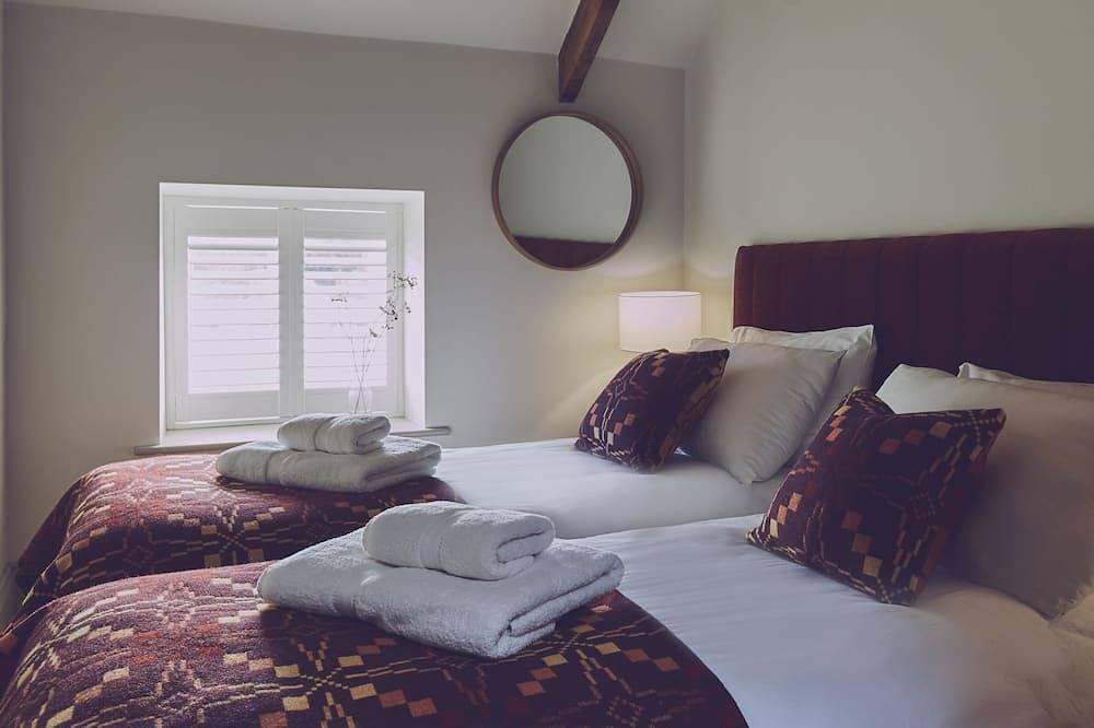 Harbourway - a pet friendly that sleeps 8 guests in 4 bedrooms in Craster, Northumberland