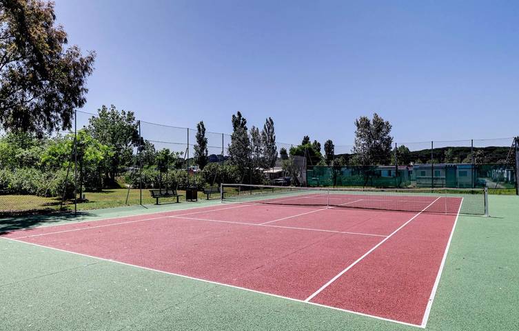 Camping für 5 Personen, mit Terrasse und Pool in Frejus - 4