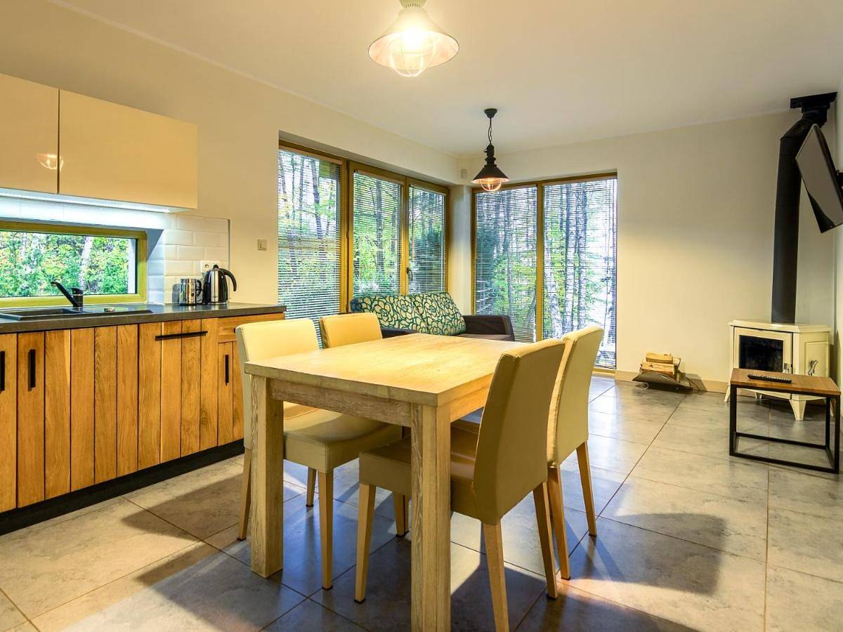 Cały apartament, Mazursko - komfortowe apartamenty nad jeziorem, sauna, kominki na parterze in Pojezierze Iławskie