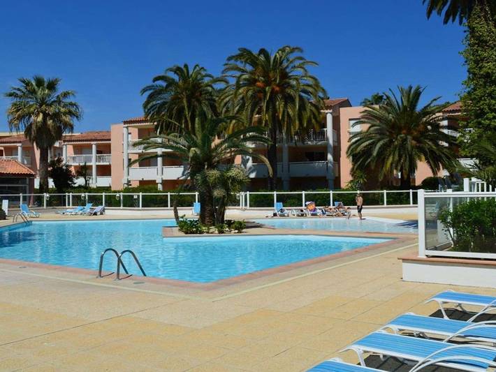 Appartement de vacances pour 4 personnes, avec Balcon ainsi que Terrasse et Piscine