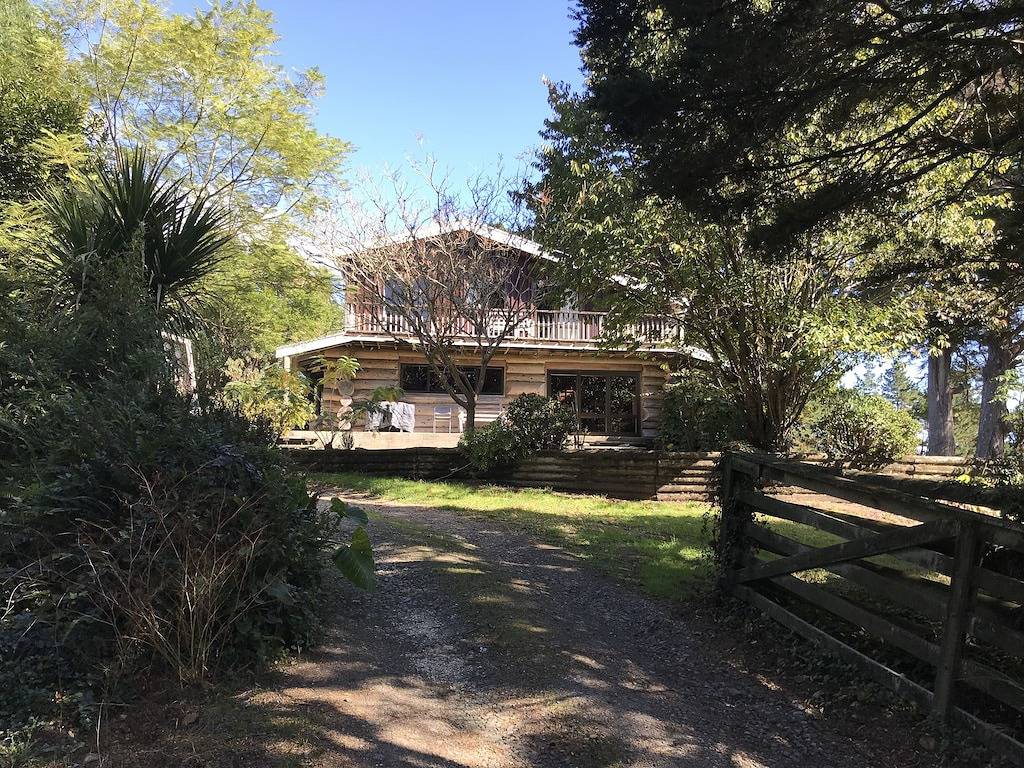 Large, genuine, Log House. 857 Church Rd. Kaitaia in Northland