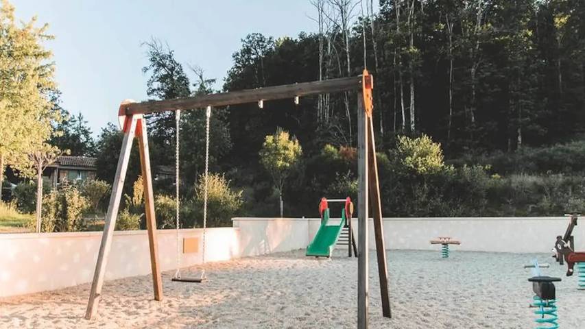 Gîte pour 3 personnes, avec Terrasse ainsi que Jardin et Piscine à Marminiac - 3