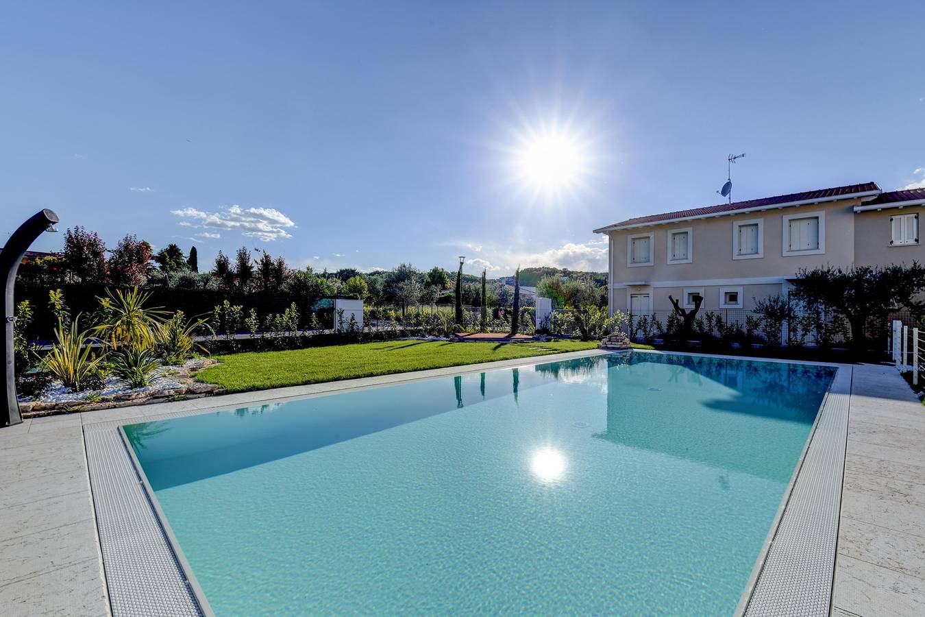 Geheel vakantieappartement, Villa Meri - Lake 4 by Garda Fewo in Manerba del Garda, Garda Bergen