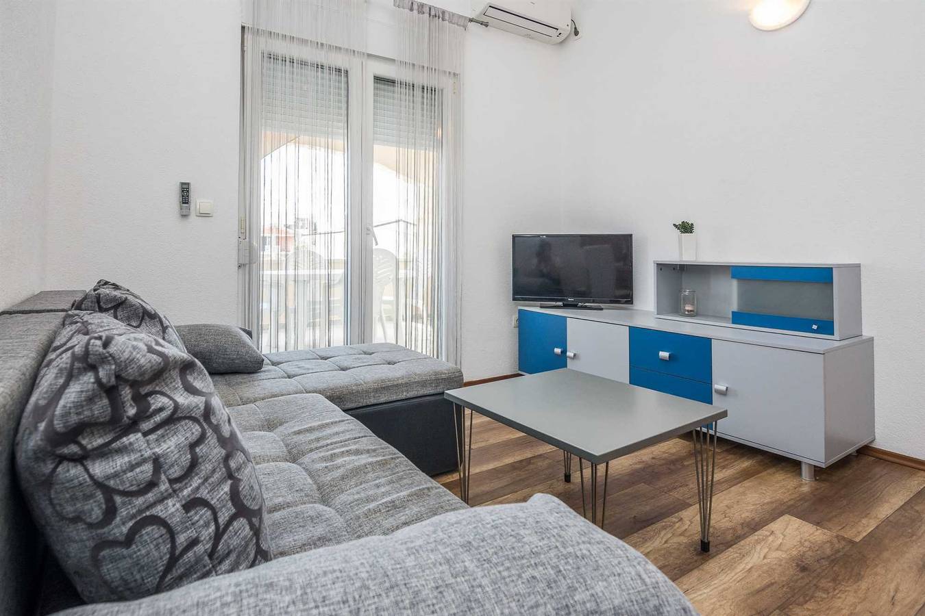 Geheel appartement, Vakantieappartement voor 4 personen met balkon in Vir