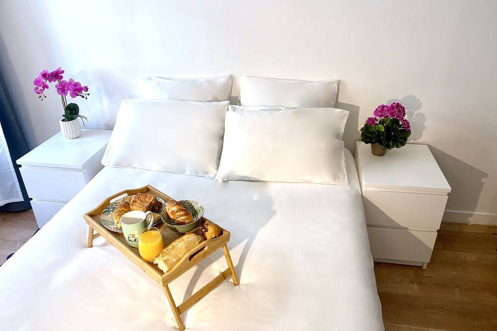 Ganze Wohnung, Oasis in the heart of town in Le Plessis-Robinson, Hauts-de-Seine