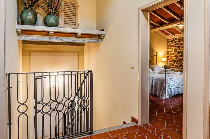 Location de vacances pour 10 personnes, avec jardin dans Orentano - 3