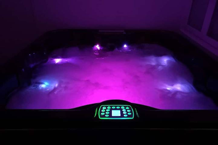 Location de vacances pour 18 personnes, avec jacuzzi et jardin, animaux acceptés dans Marne