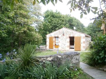 Gîte pour 2 personnes, avec jacuzzi ainsi que jardin et piscine en Vendée
