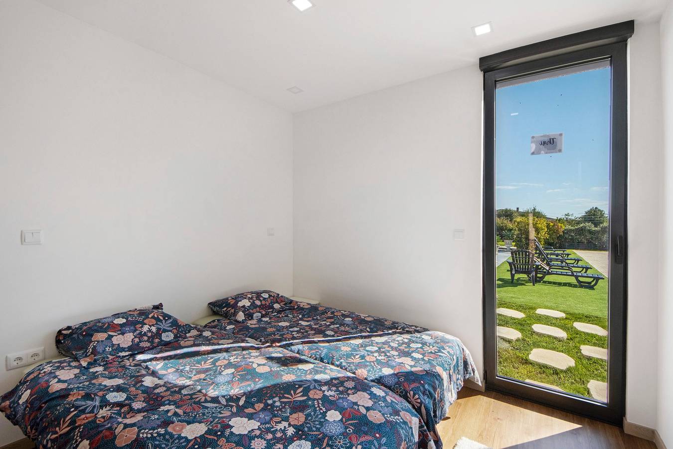 Bungalow 'Apartamento Thaï Com Piscina' met Gedeeld Zwembad, Privéterras en Wi-Fi, foto 6