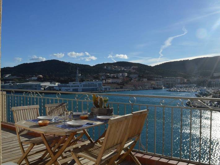 Ferienwohnung für 2 Personen, mit Terrasse und Ausblick