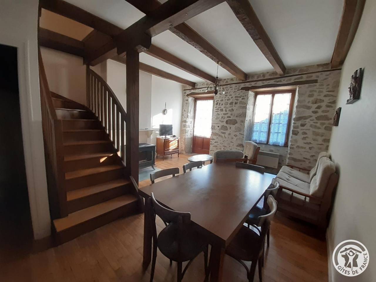 Umzäuntes Ferienhaus mit Waschmaschine, TV & Backofen + Mehr in Lamazière-Haute, Ussel und Umgebung