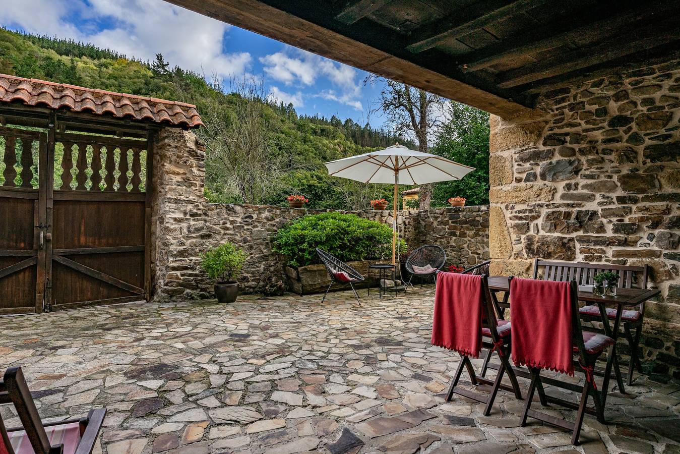 Apartamentos Rurales Ca Lulon: La Veiga El Molin – Bergblick, Garten, Wlan in Tineo, Provincia de Asturias