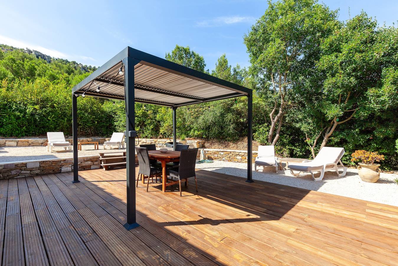 Le Chalet Des Oliviers: piscina privada, Wi-Fi y aire acondicionado en Roquefort-la-Bédoule in Roquefort-la-Bédoule, Marsella region