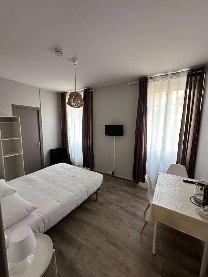 Double Room with Private Bathroom in Dole, Jura