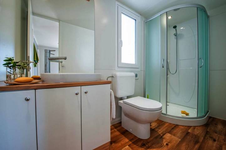 Camping pour 4 personnes, avec terrasse ainsi que piscine et jardin à Pakoštane - 4