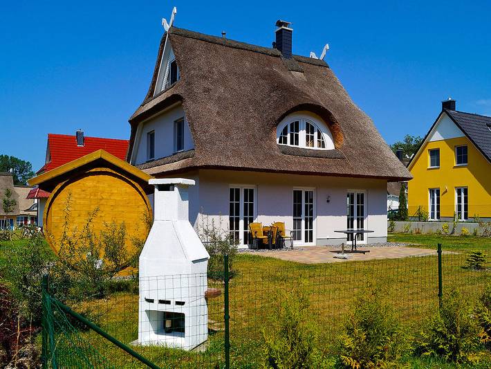 Ferienhaus für 9 Personen, mit Garten und Sauna, kinderfreundlich in Glowe