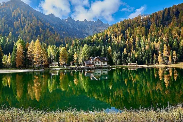 Appartement entier, Luxury Chalet Sky-Loft Campiglio Dolomites View with Parking in Madonna di Campiglio, Comune di Pinzolo