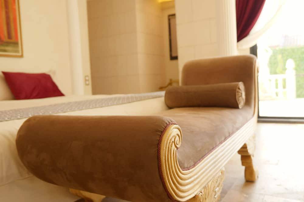 Secret House- La Villa Rom'Antiqua - Ancient immersive experience in Néfiach, Perpignan region