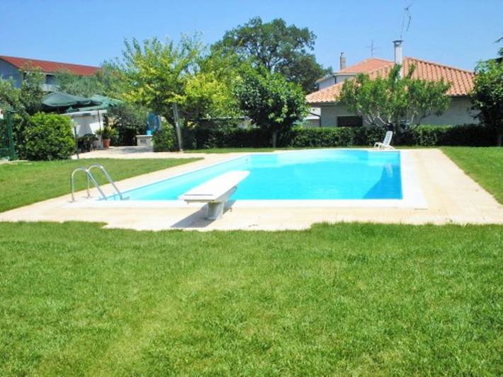Casa vacanza per 6 persone, con giardino e piscina nonché terrazza a Mosciano Sant'Angelo
