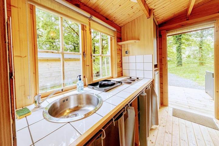 Gîte pour 2 personnes, avec jardin dans Rochetrejoux - 2