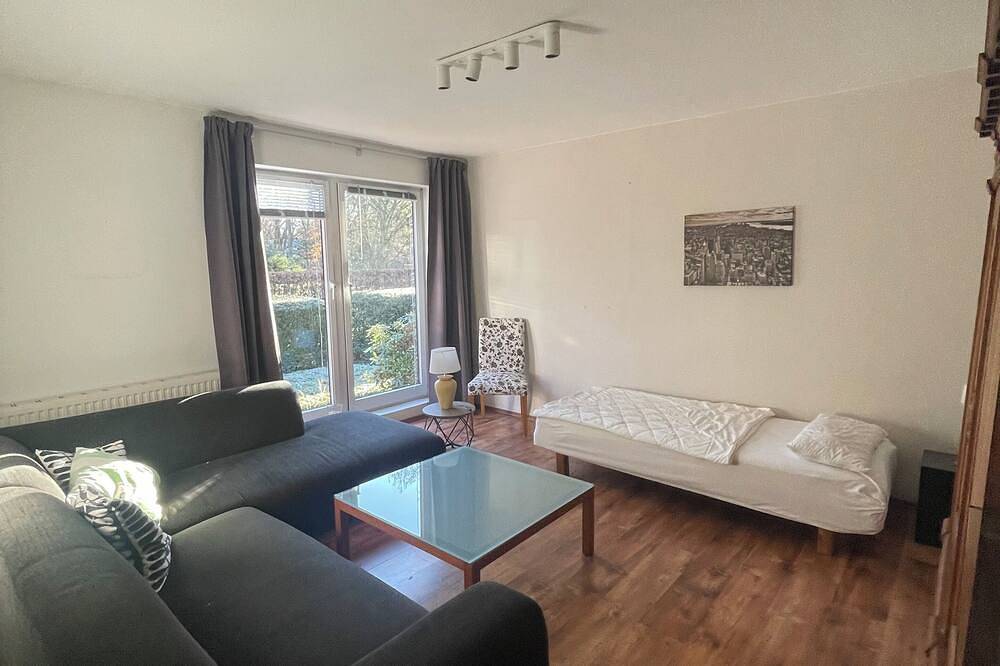 Großzügiges Ferienhaus für Gruppen & Familien. \njetzt Verfügbarkeit prüfen. in Rahlstedt Hamburg, Hamburg