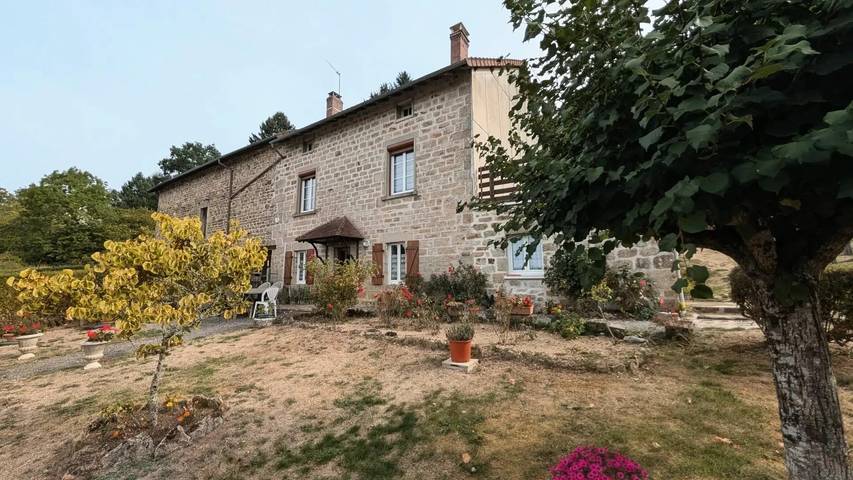 Gîte pour 6 personnes, avec Terrasse et Jardin à Augne