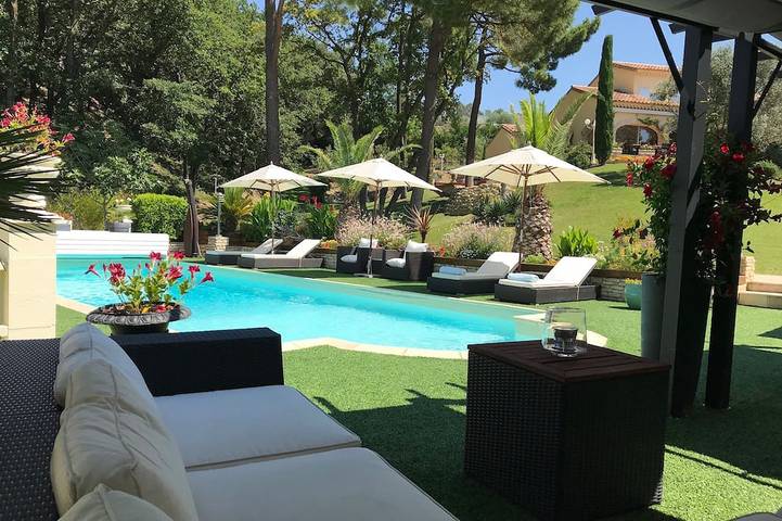 Villa pour 12 personnes, avec terrasse et jardin, animaux acceptés