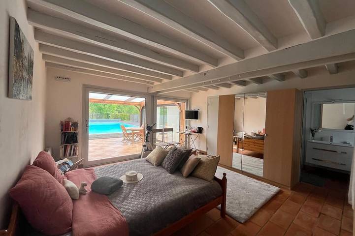 Location de vacances pour 2 personnes, avec Jardin et Piscine à Bazincourt-sur-Epte