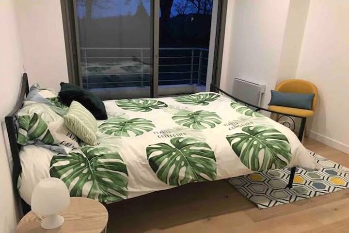 Location de vacances pour 8 personnes, avec piscine et jardin ainsi que balcon et vue à Cénac - 3