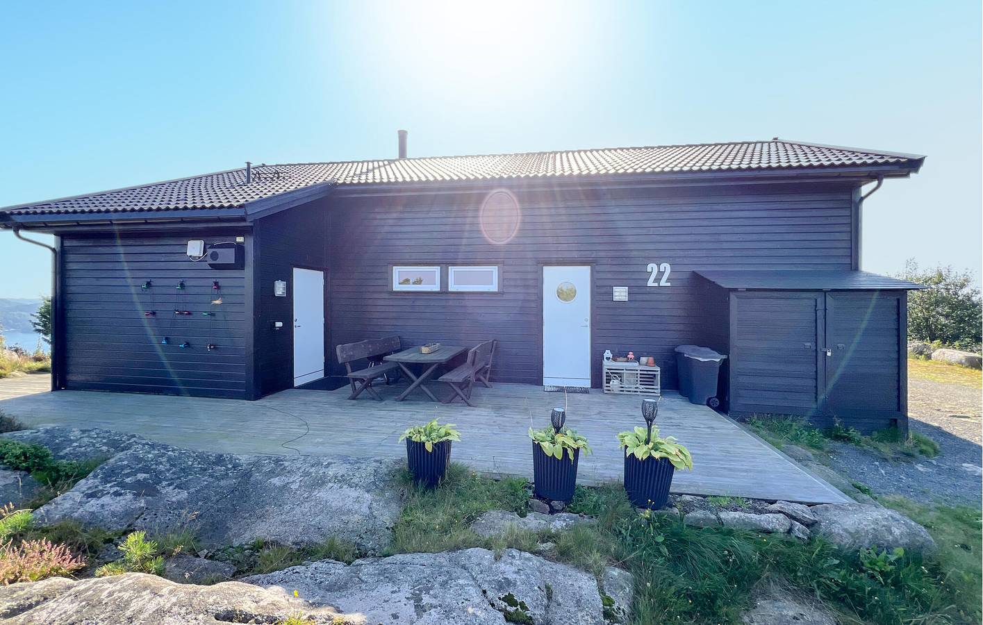 Feriehus for 9 personer med hage in Lyngdal