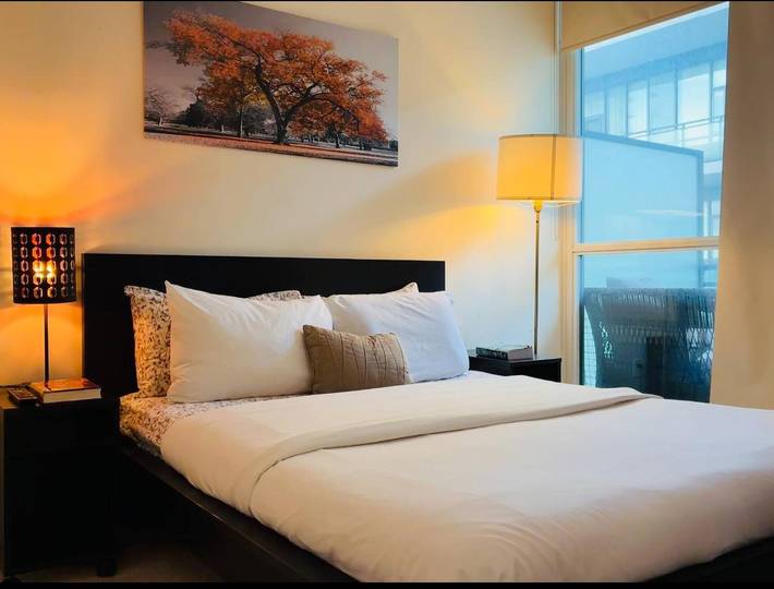 Apartamento vacacional entero, Elegante y acogedor condominio de 1 dormitorio en el centro de Square One in Mississauga (Ontario), Lago Ontario (Kanada)