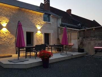 Cottage pour 2 personnes, avec jardin ainsi que jacuzzi et piscine à Theneuil
