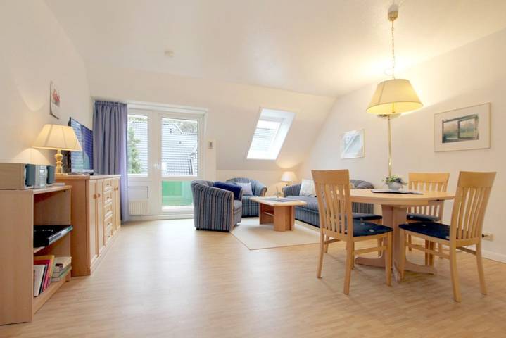 Ganze Wohnung, Ferienwohnung mit 3- Zimmern auf ca. 60m² mit Balkon in Wyk auf Föhr (Stadt), Wyk auf Föhr