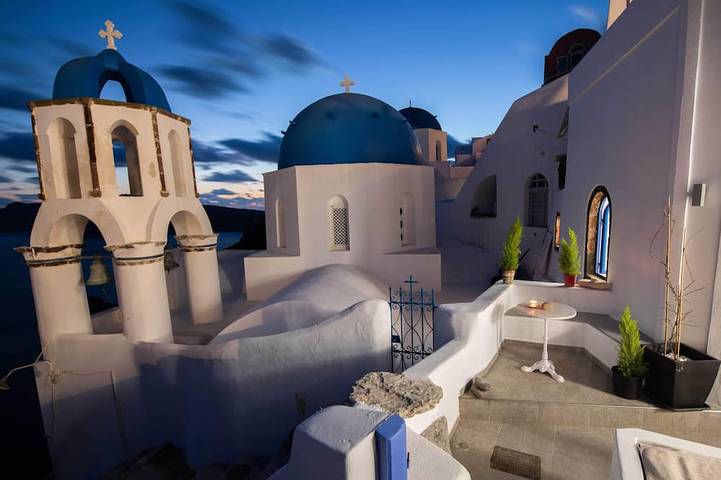 Villa for 7 people, with balcony and hot tub in Oia