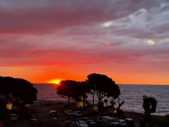 Gîte pour 8 personnes, avec Balcon ainsi que Terrasse et Vue dans Office De Tourisme De Beaulieu Sur Mer
