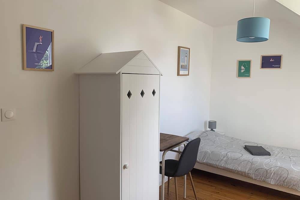 House with sea view close to: beaches, shops, Gr34 and golf course in Saint-Quay-Portrieux, Côte de Goëlo