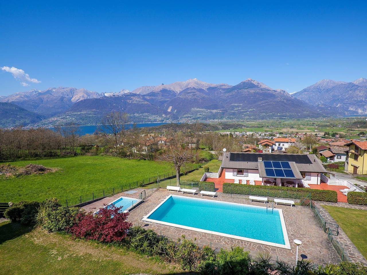 Appartement entier, Sole 1 Terrace Holiday Apartment with Pool in Colico, Alpes orobiennes occidentales