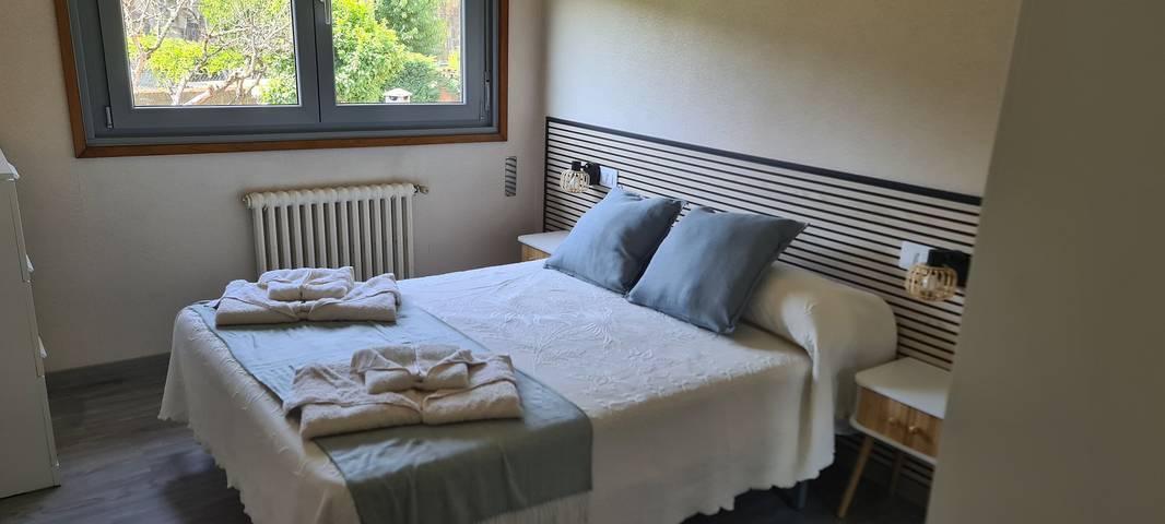 Casa 'Aceñas' with Mountain Views, Shared Pool and Wi-Fi in O Rosal, Pontevedra Province