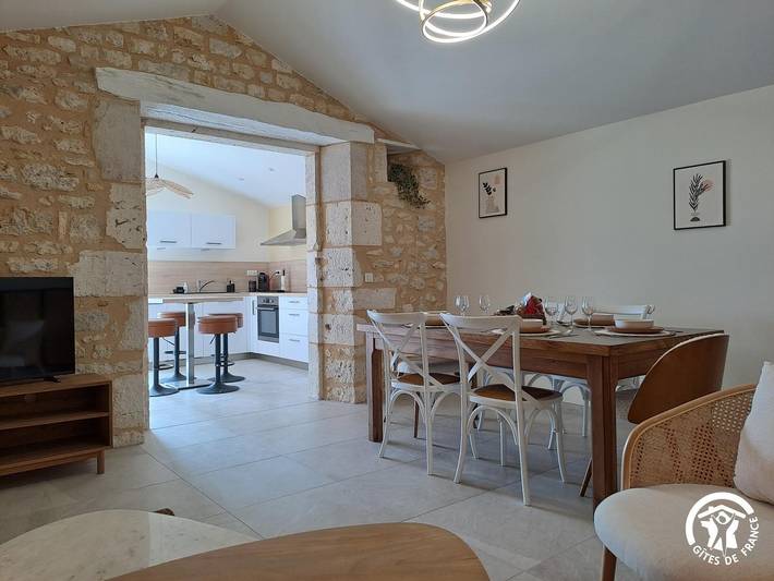 Gîte pour 4 personnes, avec terrasse à Souel
