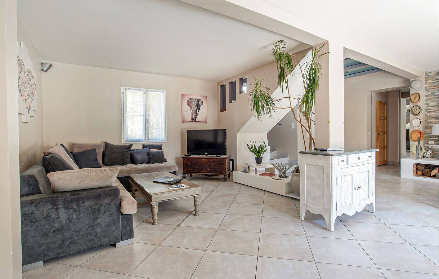 Montauroux Wohnung mit Pool, Terrasse & WiFi in Montauroux, Draguignan Region