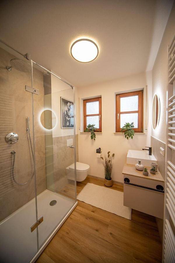 Ferienwohnung für 8 Personen, mit Terrasse und Garten in Schlier - 3