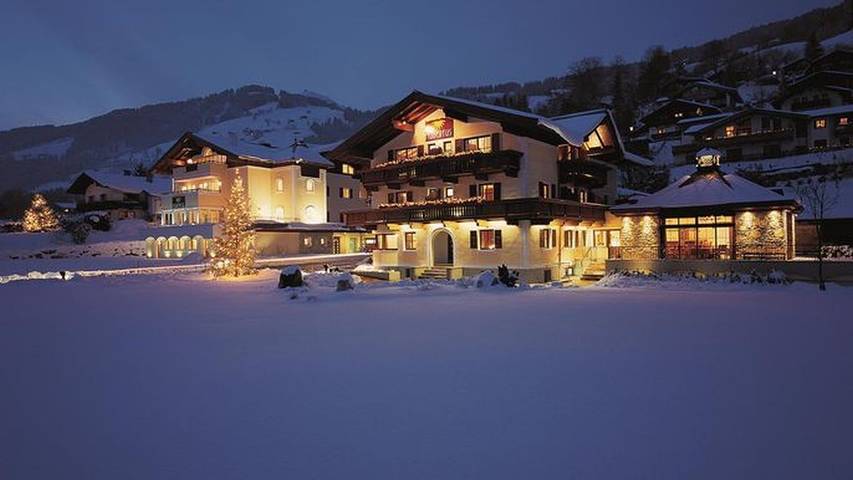 Hotel voor 4 personen, with sauna and whirlpool as well as terras and tuin in Brixen im Thale