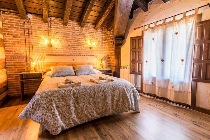 Casa rural para 14 personas, con vistas y piscina además de vistas al lago y jardín en Pinares (Soria) - 3