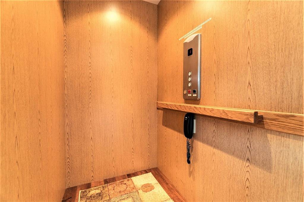 Aufzug, Master Suites, Jacuzzi's - Schritte zum Strand! in Netarts, Tillamook County