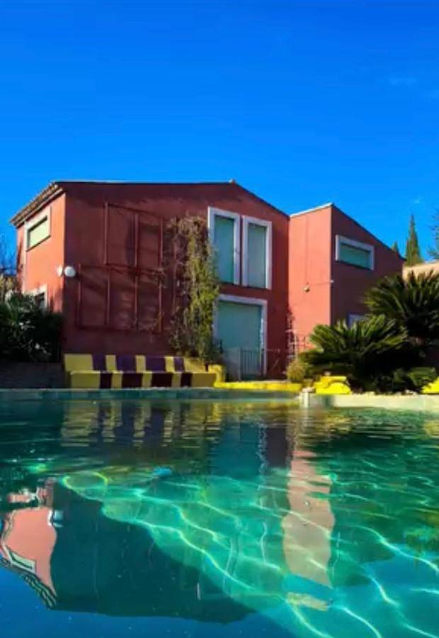 Location de vacances pour 12 personnes, avec jardin et piscine, adapté aux familles à Grans - 4