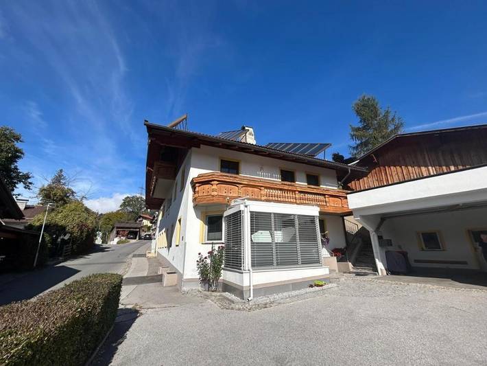 Ferienwohnung für 4 Personen, mit Balkon und Terrasse sowie Ausblick in Natters