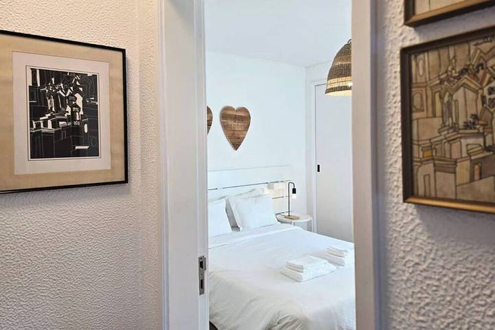 Ganze Wohnung, Casa na Ria: 7 Betten, am Strand der Insel Faro in Ilha de Faro, Montenegro (Faro)