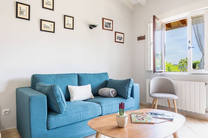 Appartement 'Las Candelas - Las Sopeñas' met zeezicht, privéterras en wifi in Alfoz de Lloredo, Cantabrische kust