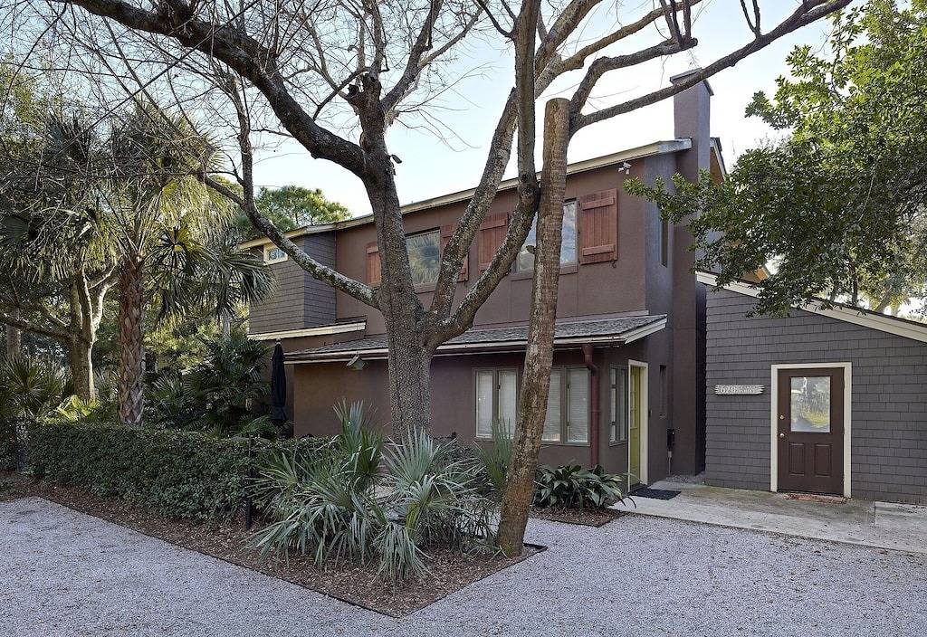 Ganze Wohnung, Folly Vacation 620 Apartment mit Bonus-Zimmer, einen Block vom Strand entfernt und tierfreundlich in Folly Beach, Charleston County