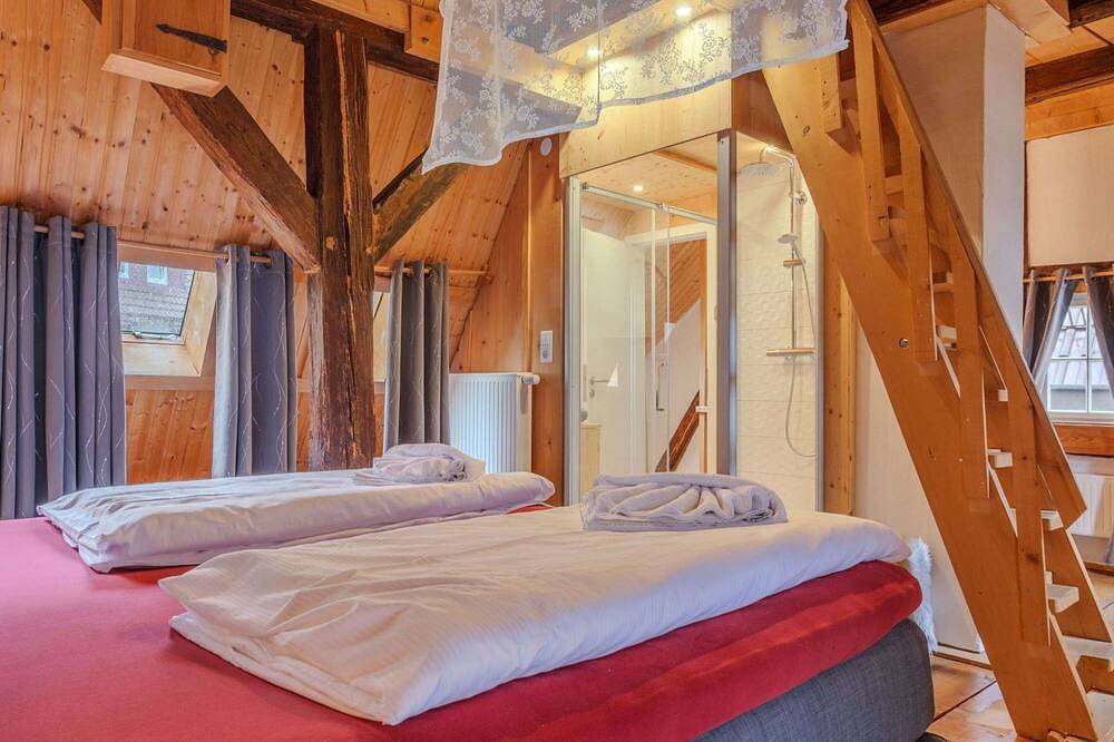 Historisches Gerberhaus - Romantisches Feriendomizil mit Sauna, Kamin, handgefertige Möbel, Wifi in Alpirsbach, Kinzigtal